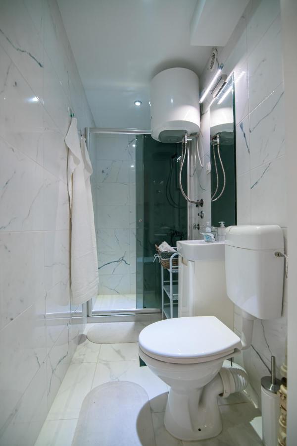 5 Star Central Studio Скопье Экстерьер фото