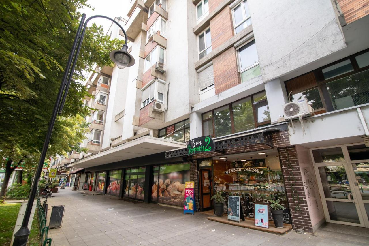 5 Star Central Studio Скопье Экстерьер фото